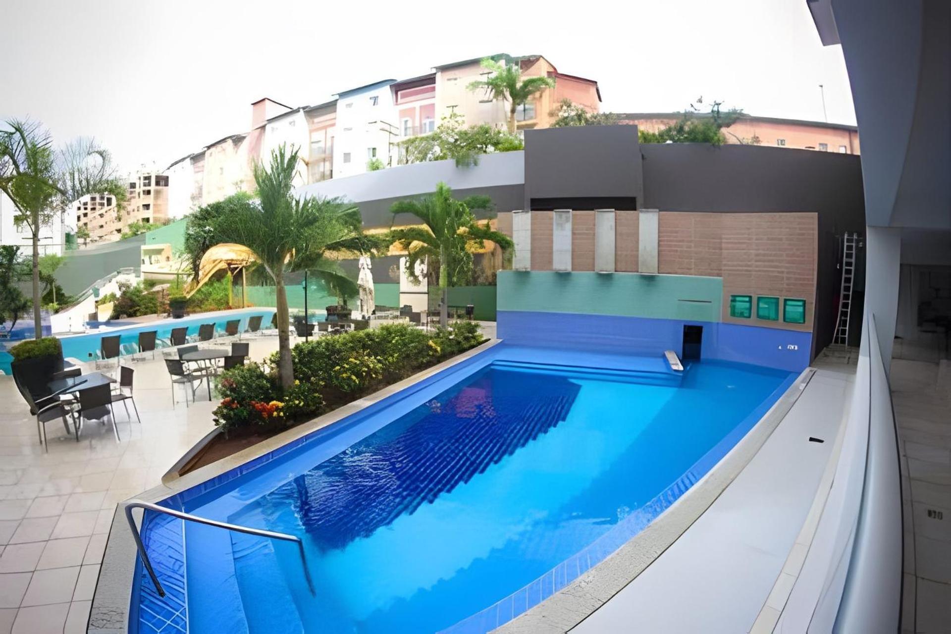 Apto Em Com Ampla Area De Lazer E Linda Vista