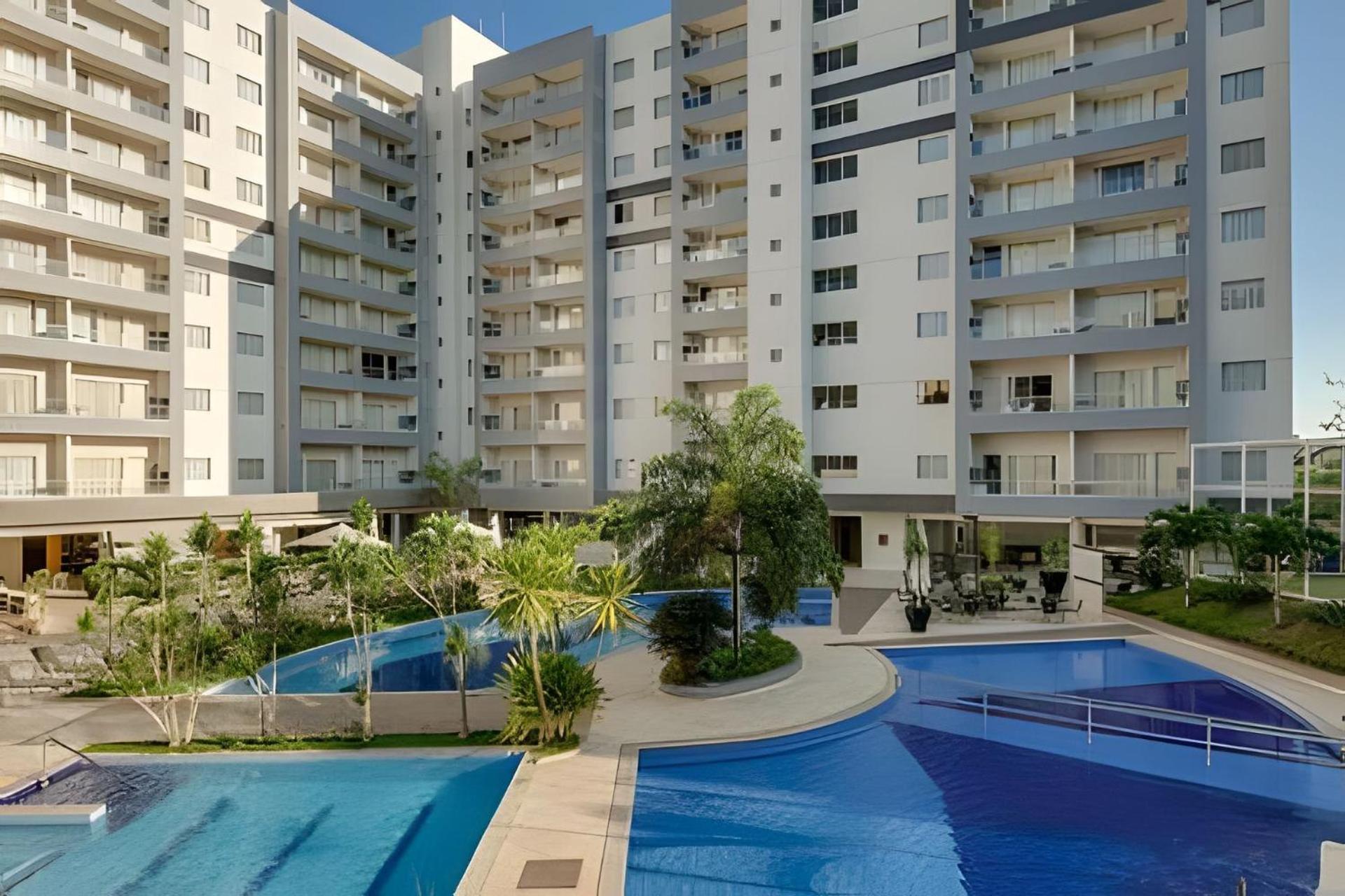 Apto Em Com Ampla Area De Lazer E Linda Vista